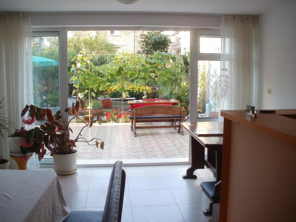 Veda Guest House Pomorie Kültér fotó
