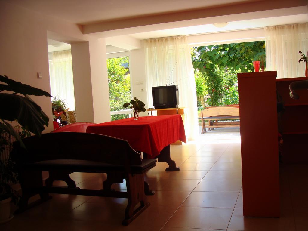 Veda Guest House Pomorie Kültér fotó