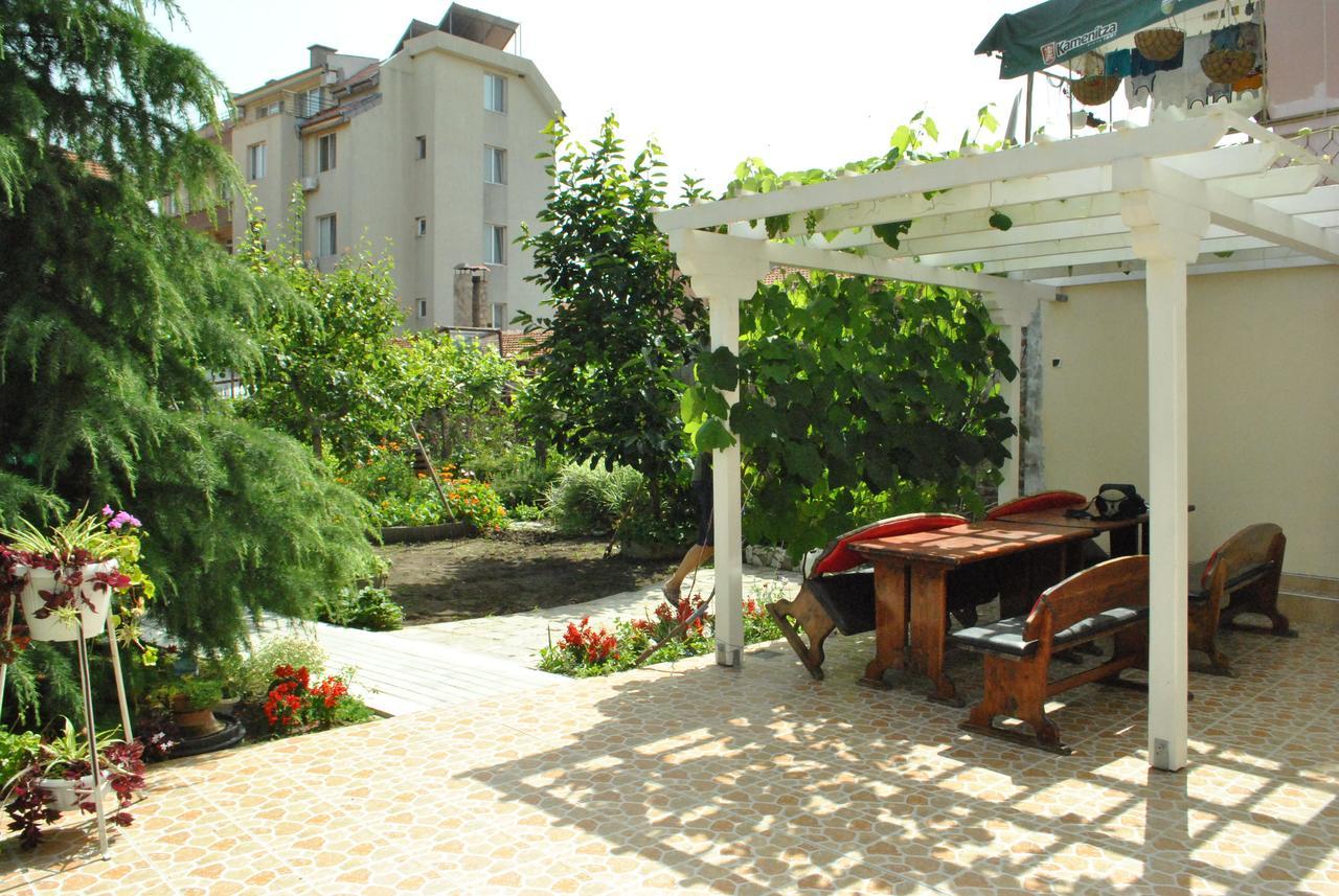 Veda Guest House Pomorie Kültér fotó